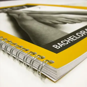 Bachelorarbeit als Metall-Ringbindung Premium mit individuell bedrucktem Softcover